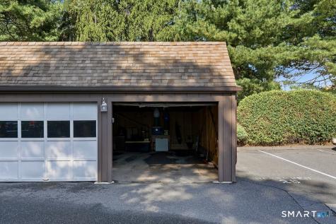 135 Knapps Highway Fairfield CT 06825