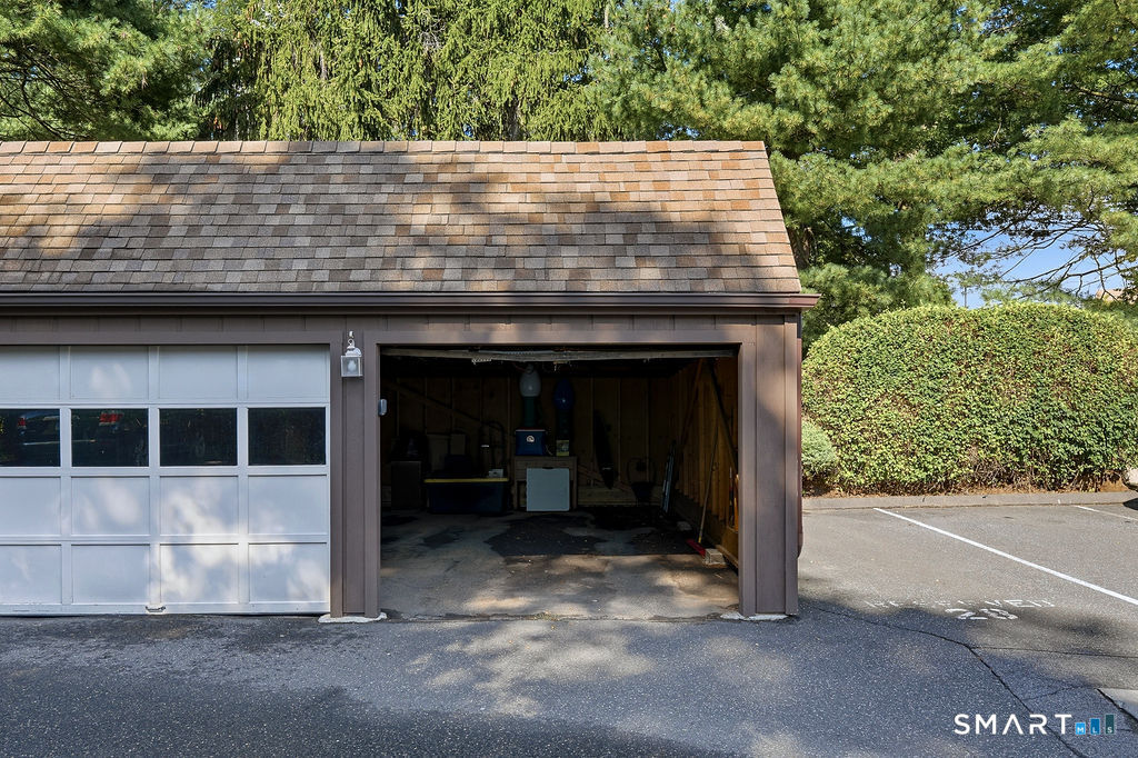 135 Knapps Highway Fairfield CT 06825