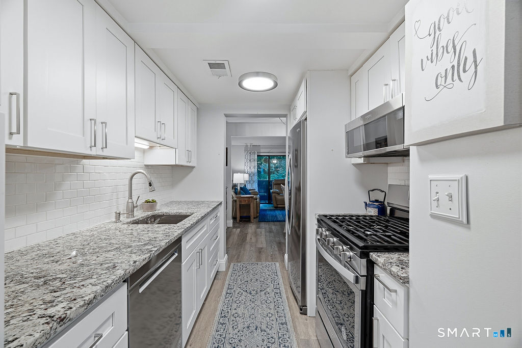135 Knapps Highway Fairfield CT 06825