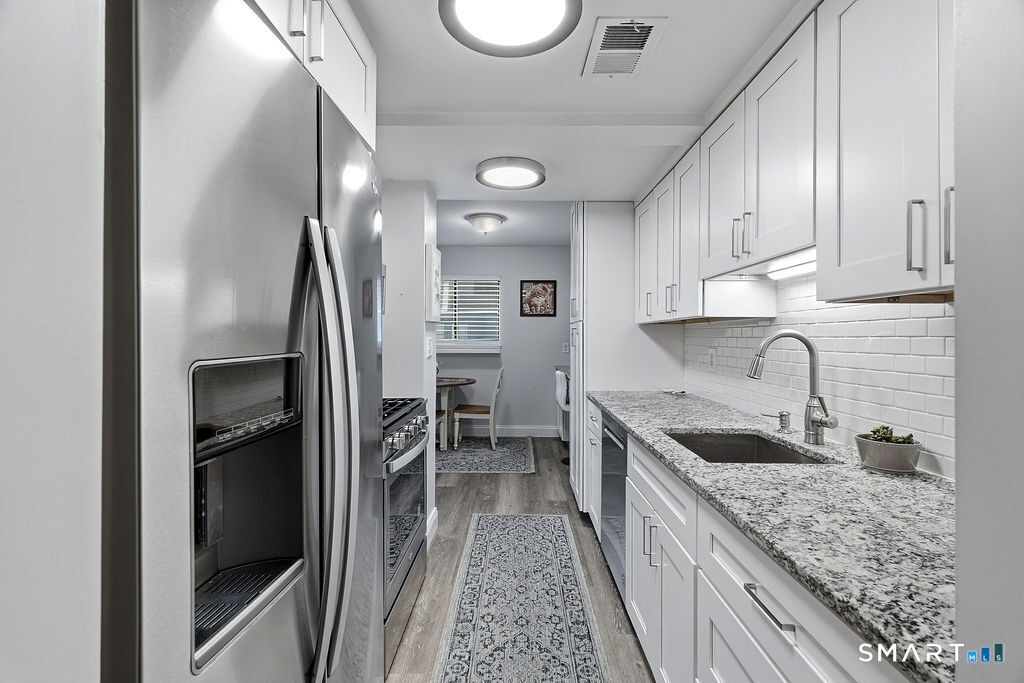 135 Knapps Highway Fairfield CT 06825