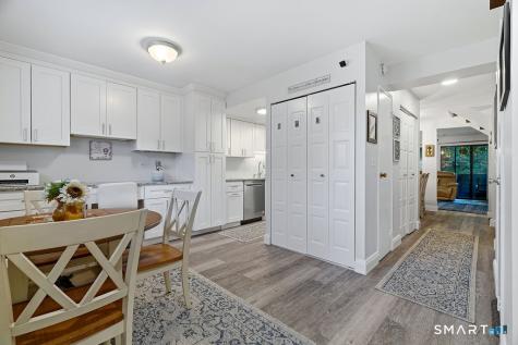 135 Knapps Highway Fairfield CT 06825
