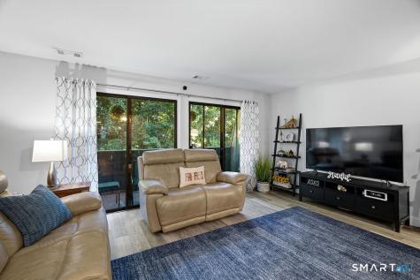 135 Knapps Highway Fairfield CT 06825