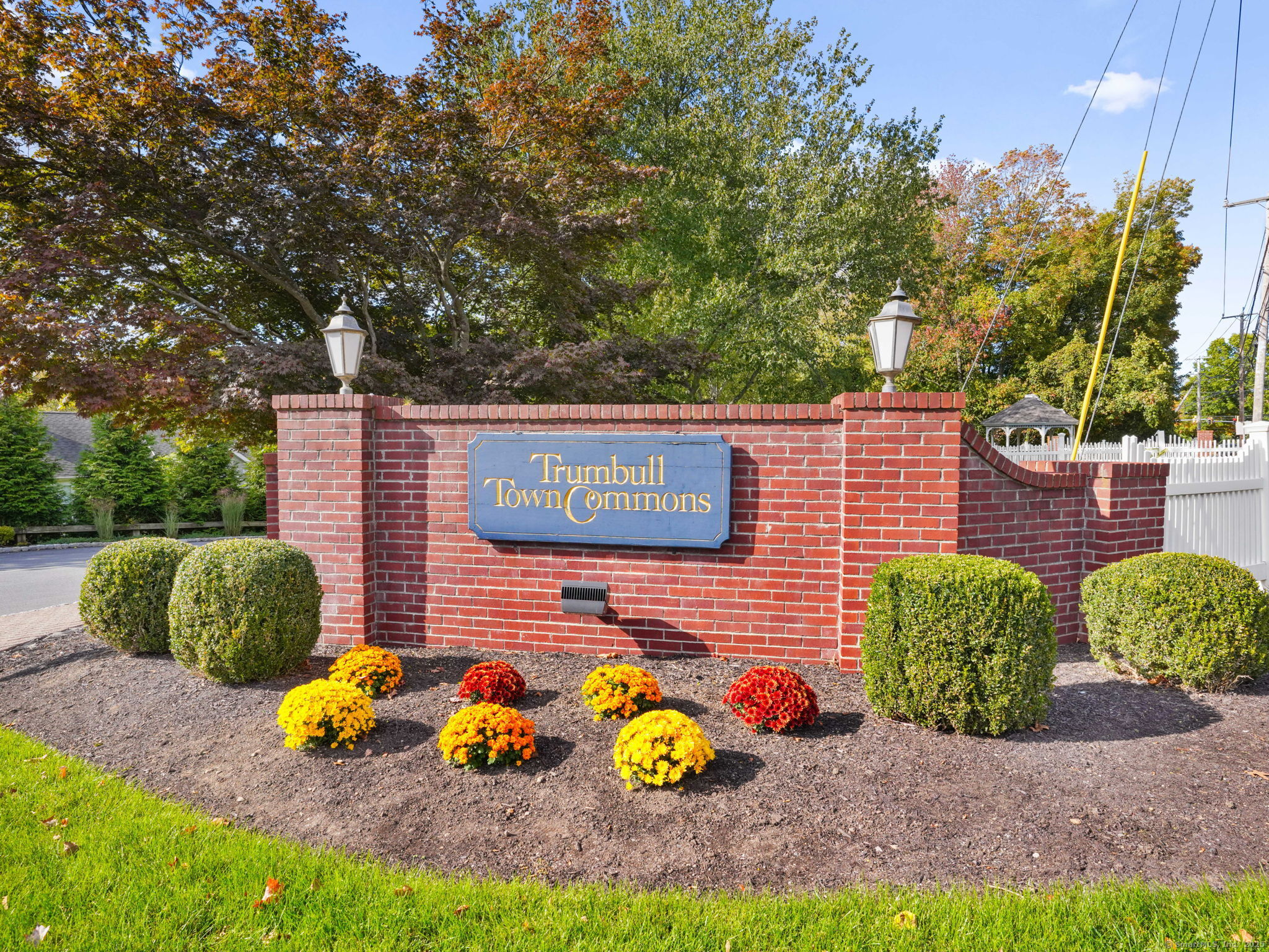 253 Mayfield Drive Trumbull CT 06611