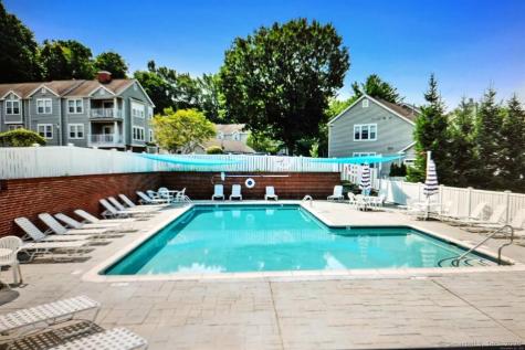 253 Mayfield Drive Trumbull CT 06611