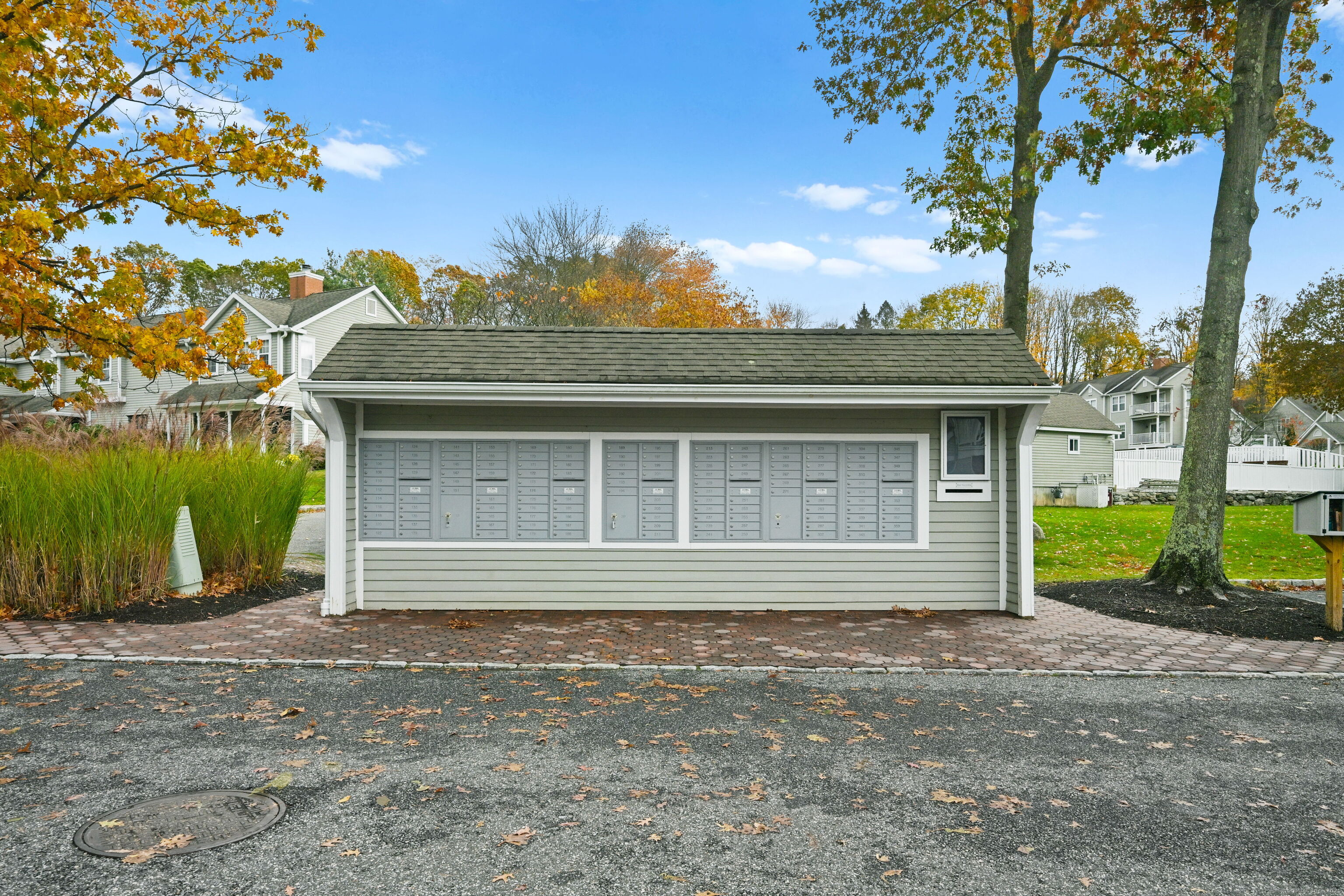 253 Mayfield Drive Trumbull CT 06611