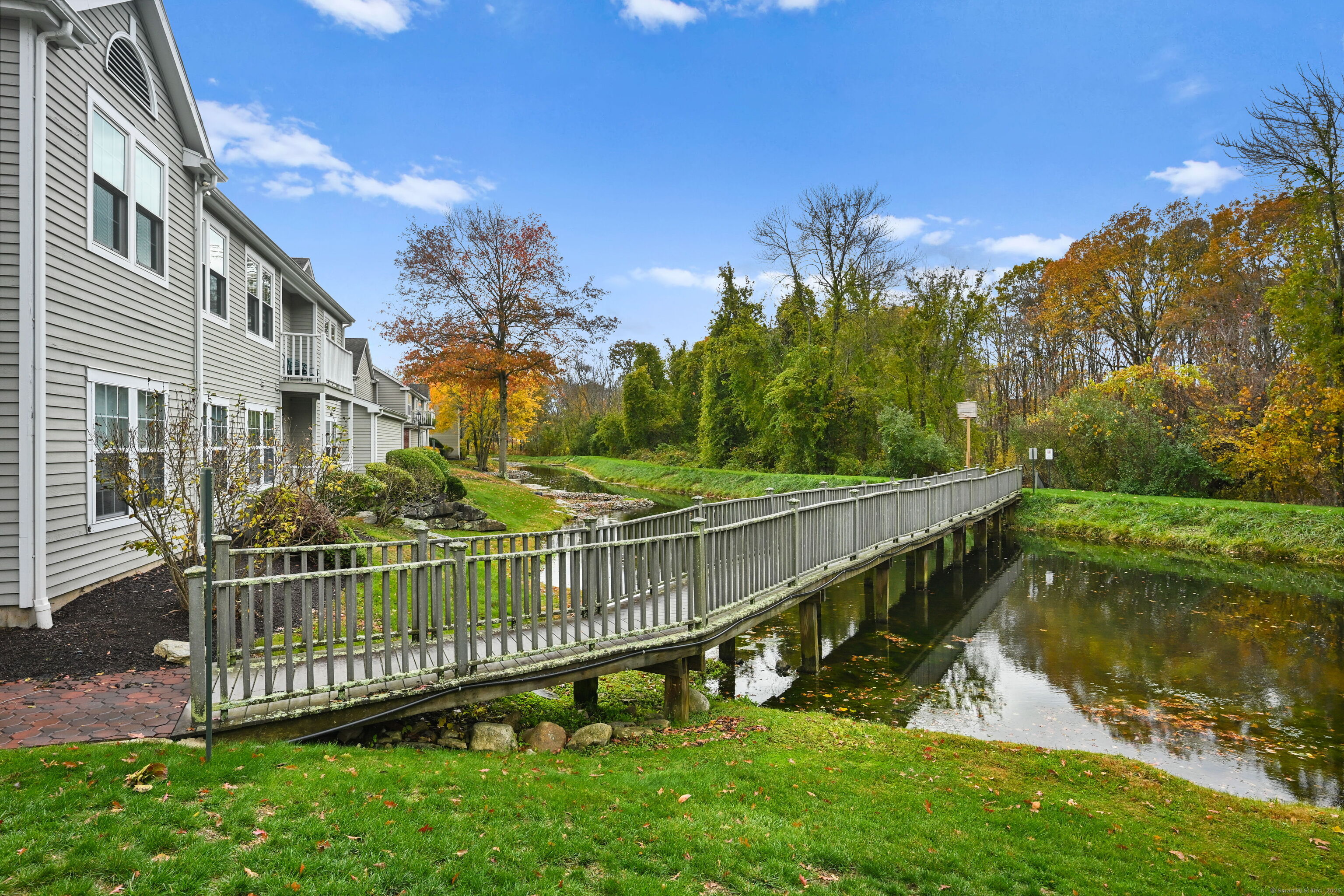 253 Mayfield Drive Trumbull CT 06611