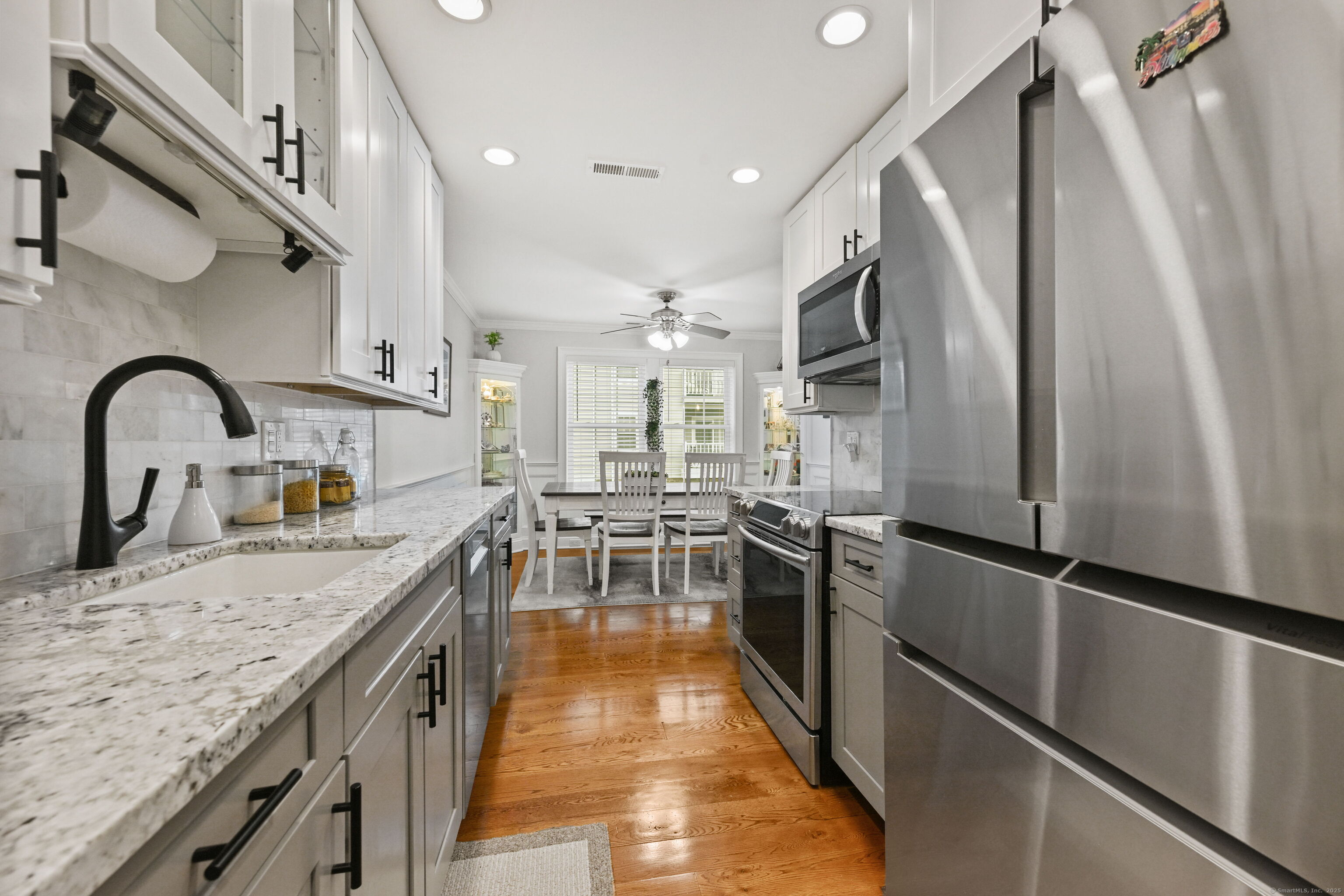 253 Mayfield Drive Trumbull CT 06611