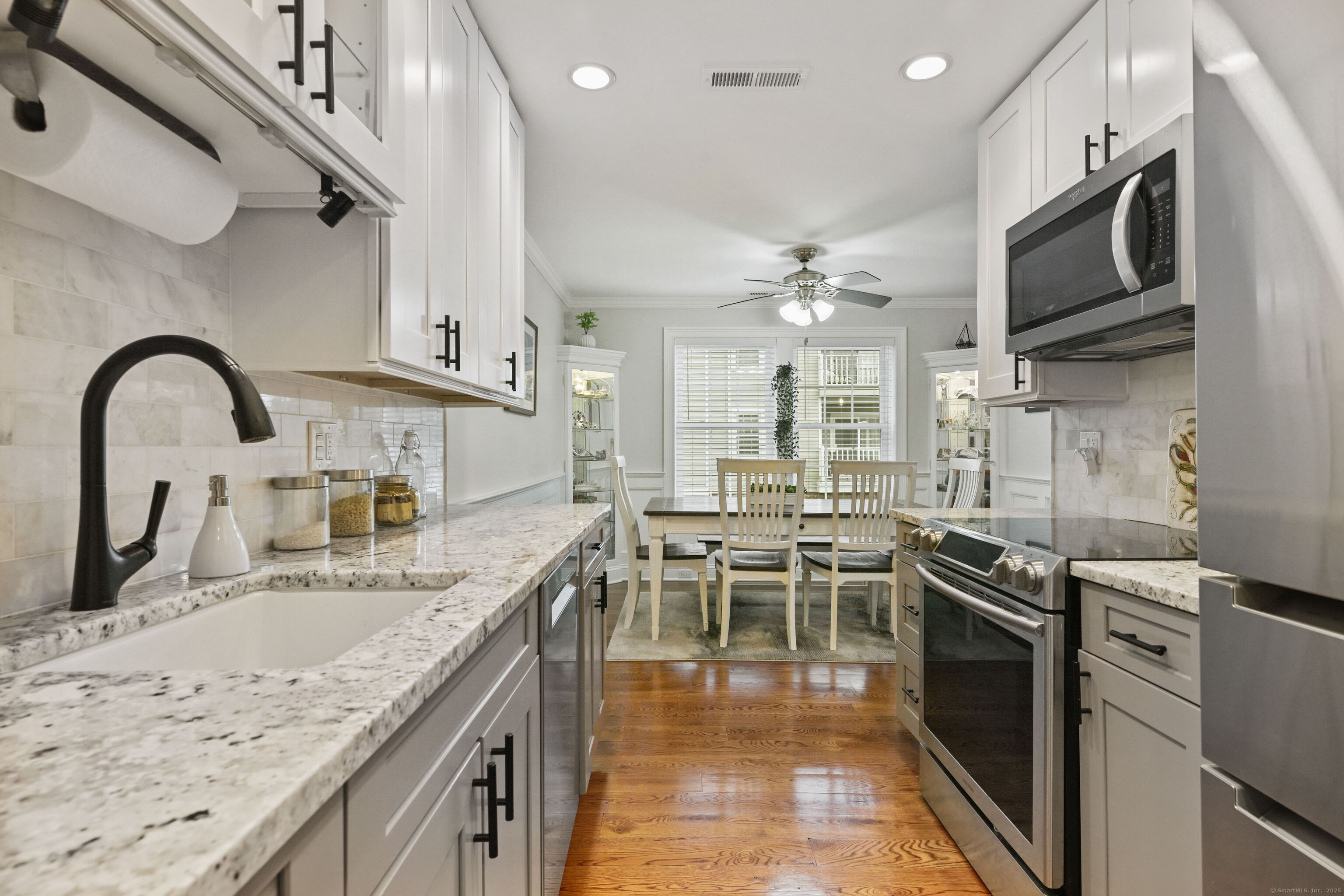 253 Mayfield Drive Trumbull CT 06611