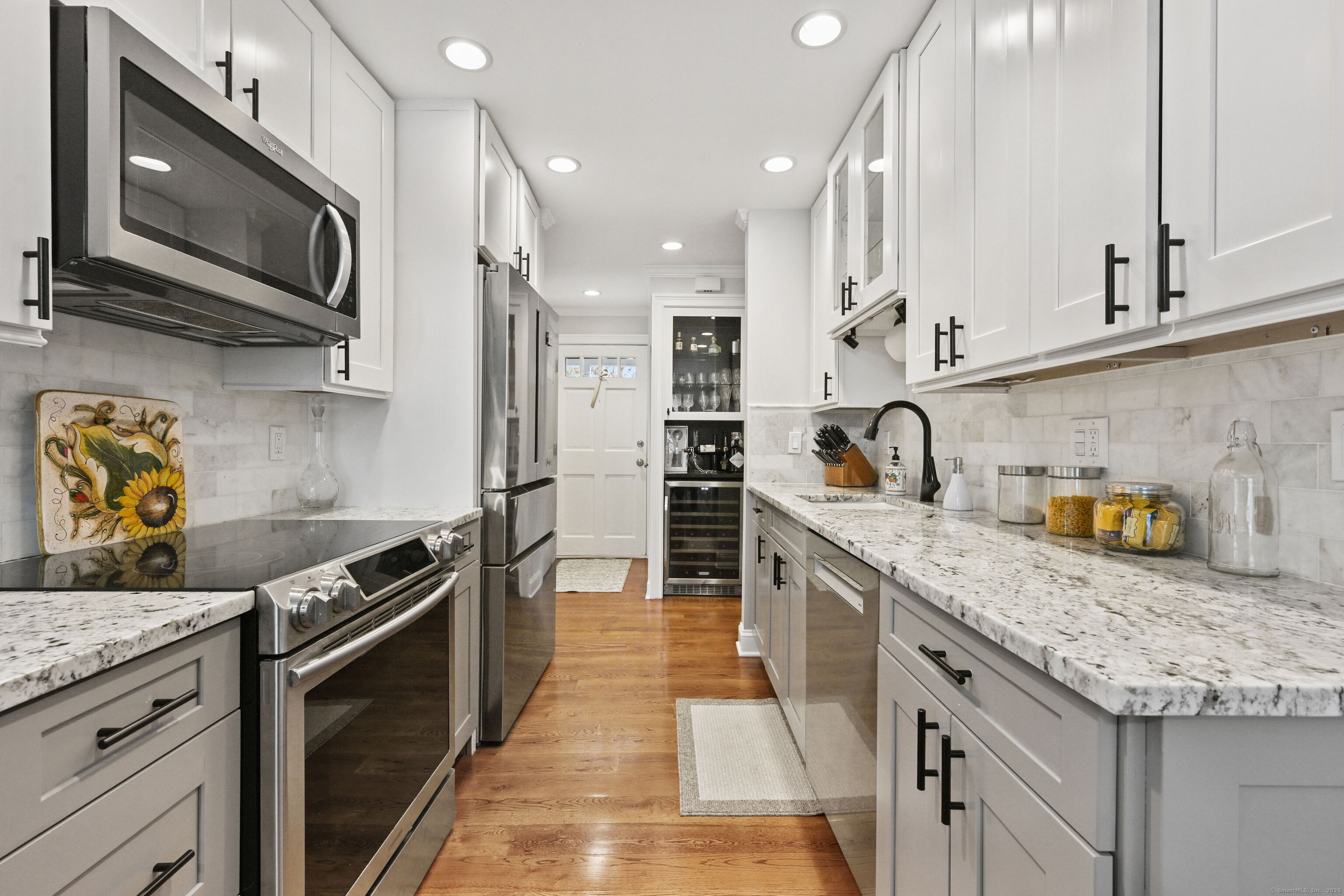 253 Mayfield Drive Trumbull CT 06611