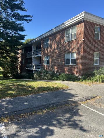 108 Oakwood Avenue West Hartford CT 06119