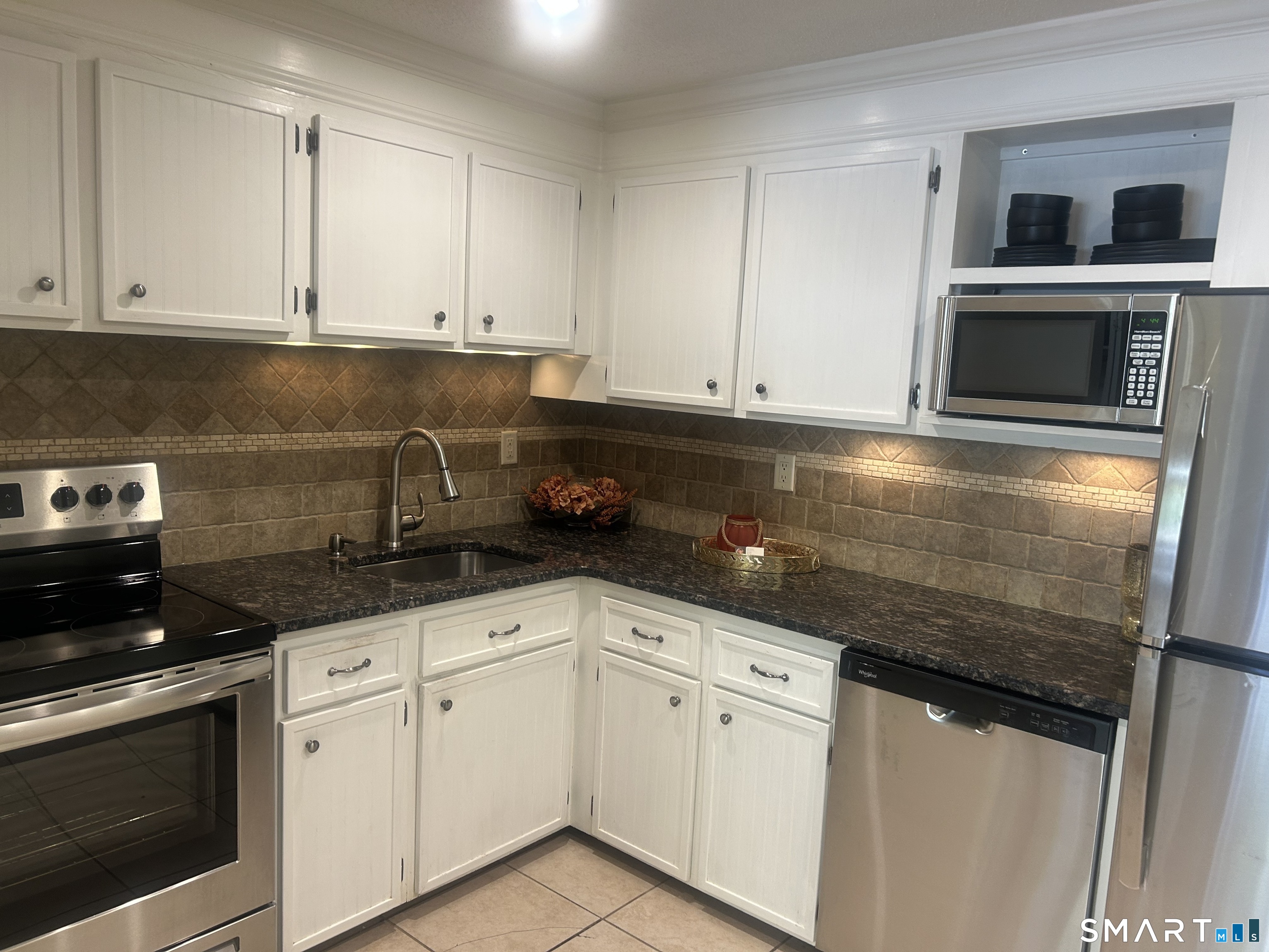 108 Oakwood Avenue West Hartford CT 06119