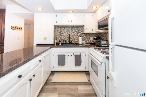 403 Plymouth Colony Branford CT 06405