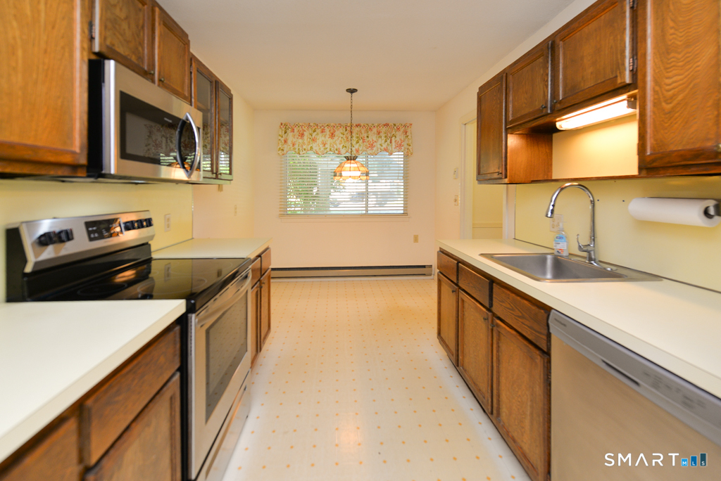 682 Heritage Village Southbury CT 06488