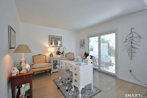 44 Elizabeth Circle Newtown CT 06482
