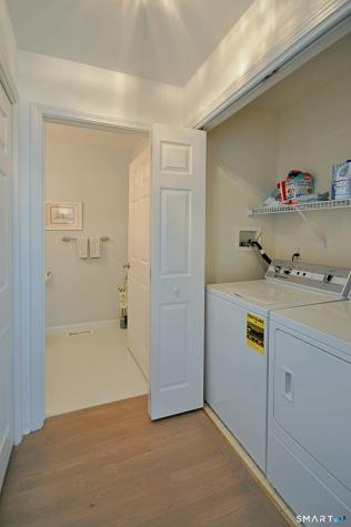 44 Elizabeth Circle Newtown CT 06482