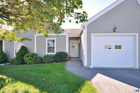 44 Elizabeth Circle Newtown CT 06482