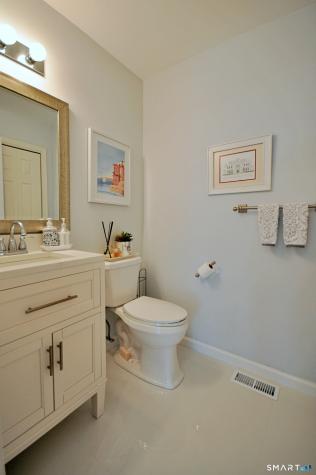 44 Elizabeth Circle Newtown CT 06482