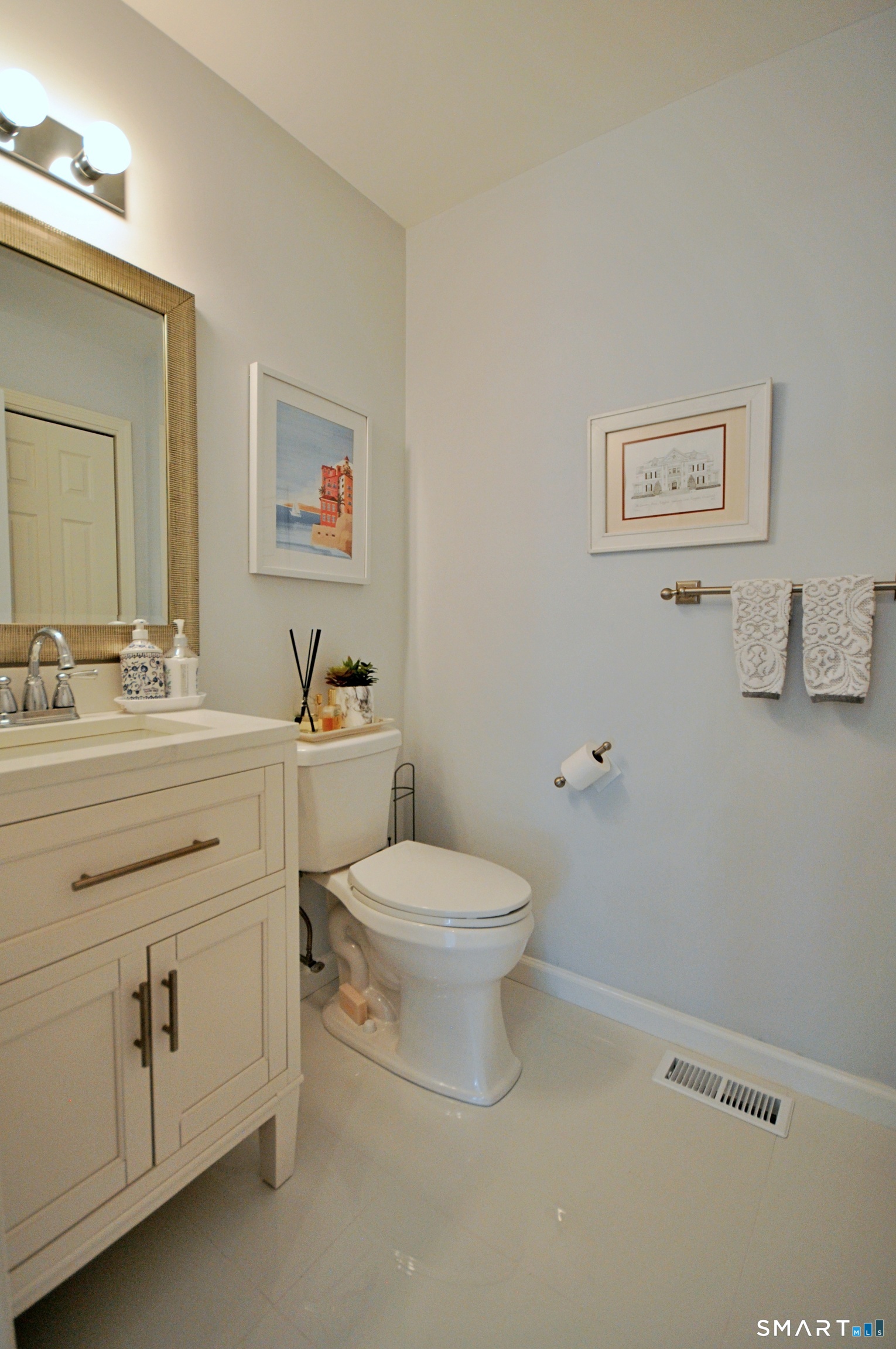 44 Elizabeth Circle Newtown CT 06482