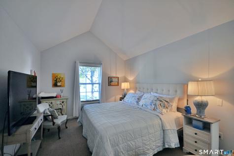 44 Elizabeth Circle Newtown CT 06482