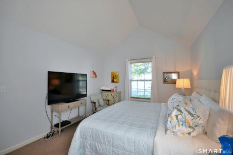 44 Elizabeth Circle Newtown CT 06482
