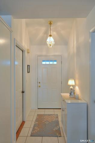 44 Elizabeth Circle Newtown CT 06482