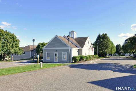 44 Elizabeth Circle Newtown CT 06482