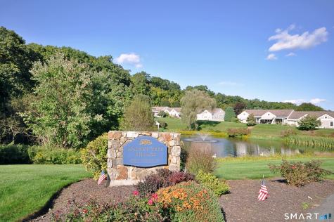44 Elizabeth Circle Newtown CT 06482