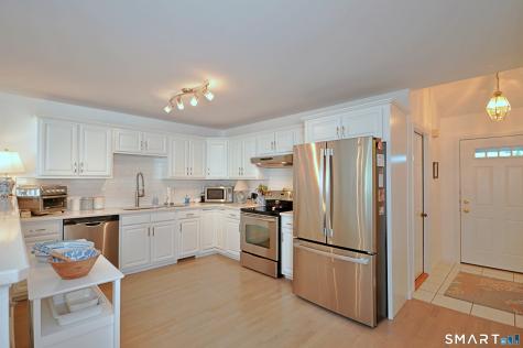 44 Elizabeth Circle Newtown CT 06482