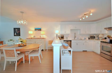 44 Elizabeth Circle Newtown CT 06482