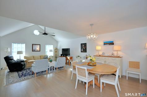 44 Elizabeth Circle Newtown CT 06482