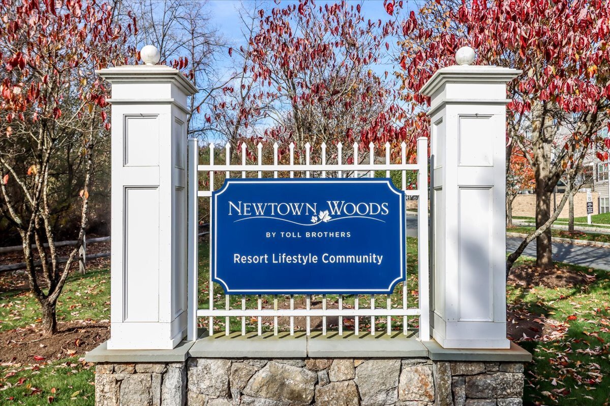 433 Brookside Court Newtown CT 06470