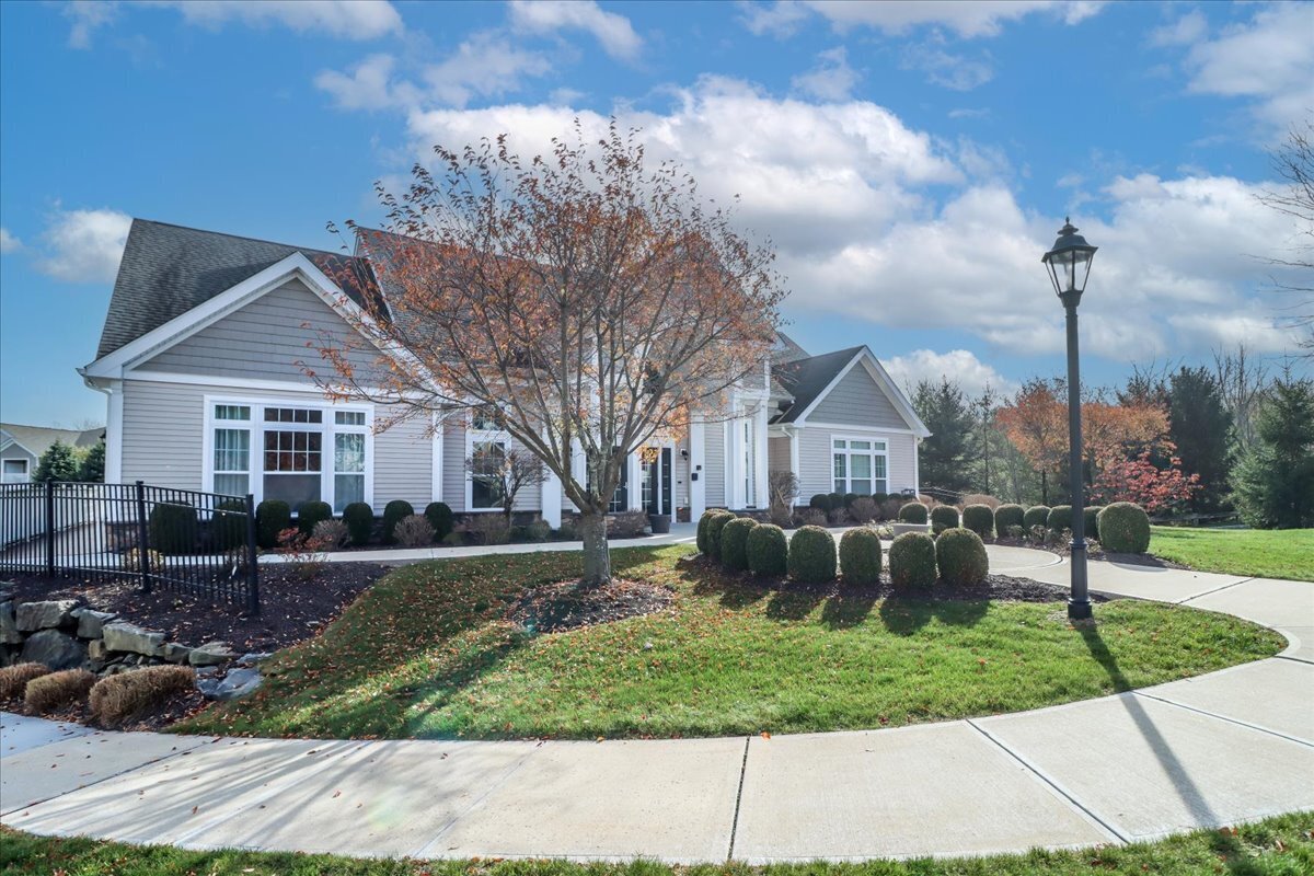 433 Brookside Court Newtown CT 06470