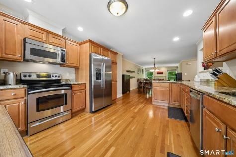 32 Crows Nest Lane Danbury CT 06810