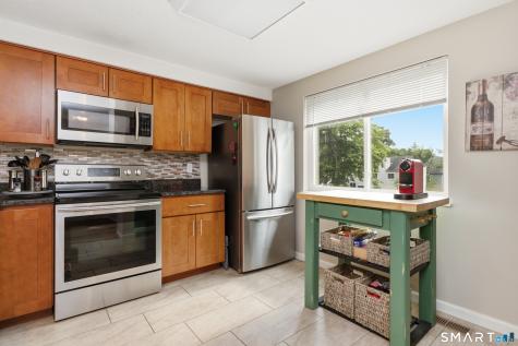 27 Sunridge Lane Cromwell CT 06416