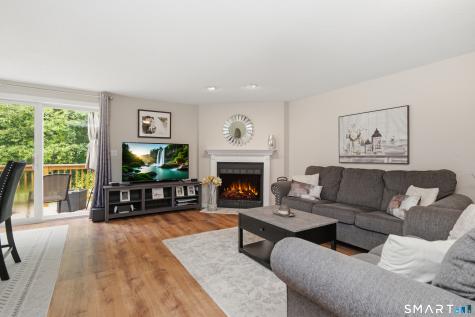 27 Sunridge Lane Cromwell CT 06416