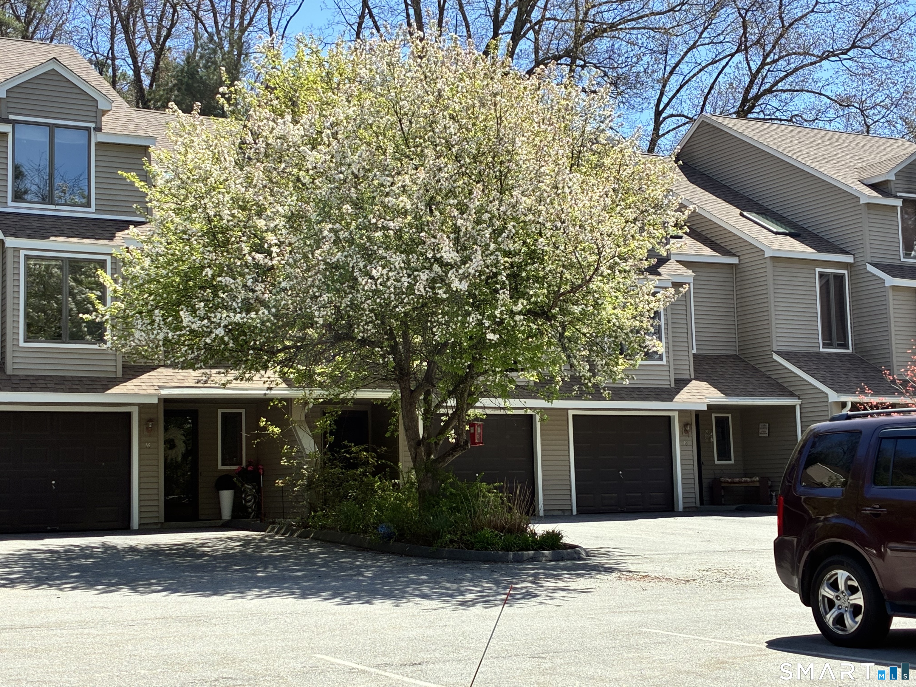 3 Westside Drive Thompson CT 06255