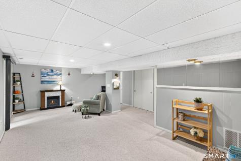 3 Redwood Lane Avon CT 06001