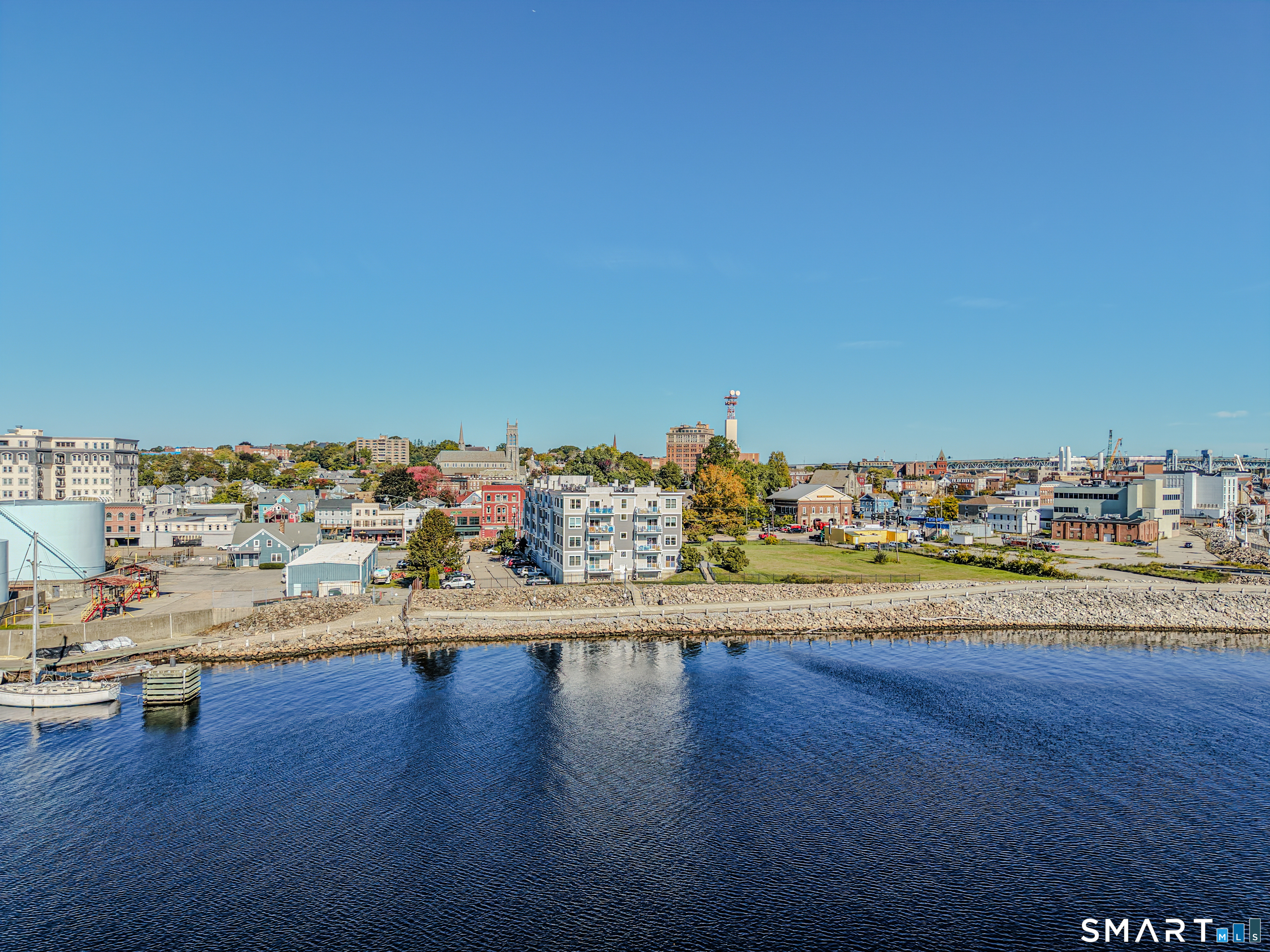 400 Bank Street New London CT 06320