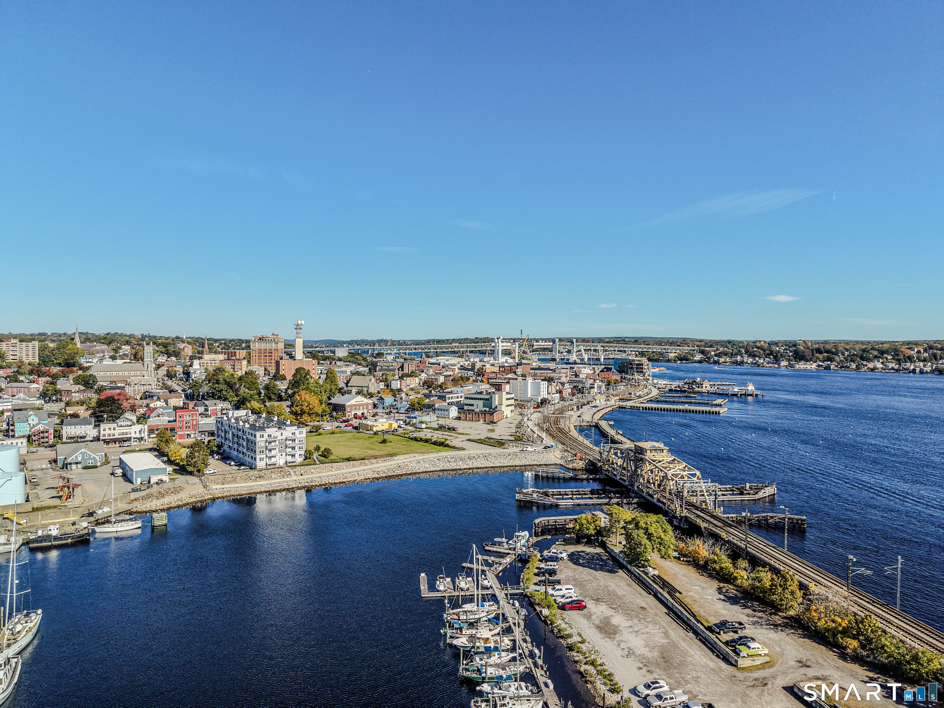 400 Bank Street New London CT 06320