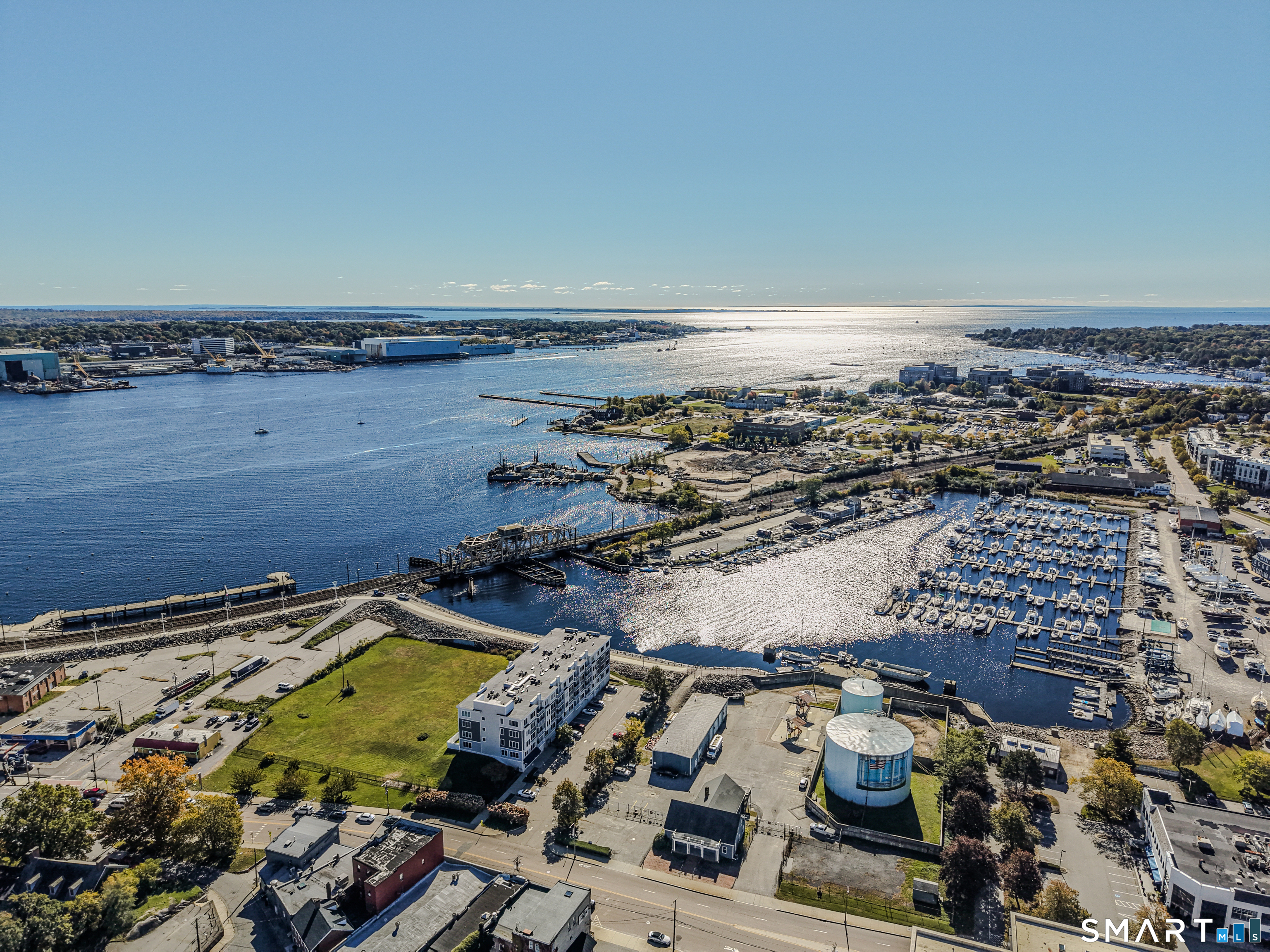 400 Bank Street New London CT 06320