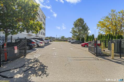 400 Bank Street New London CT 06320