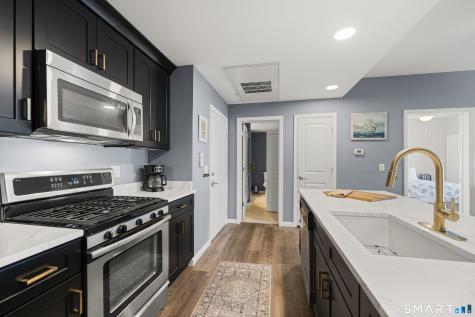 400 Bank Street New London CT 06320