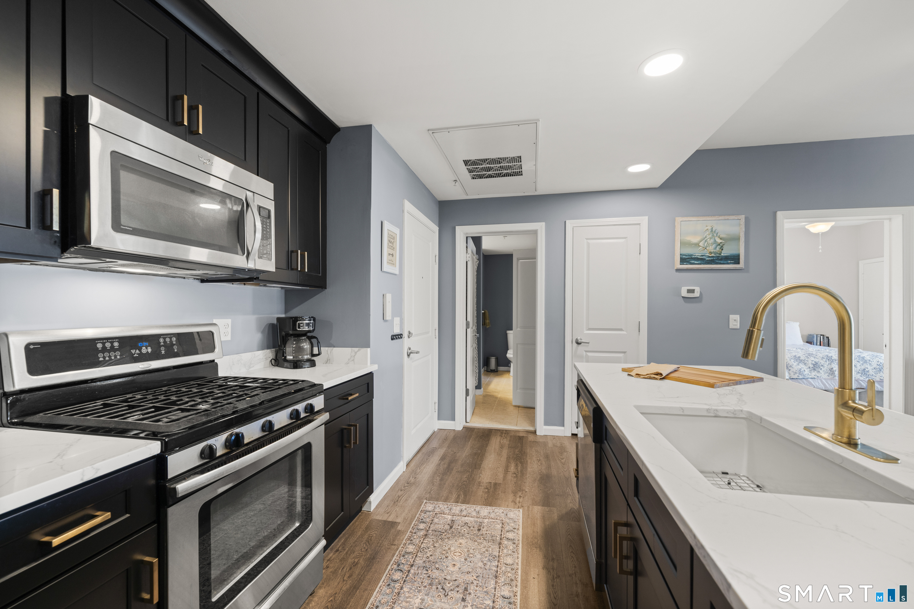 400 Bank Street New London CT 06320