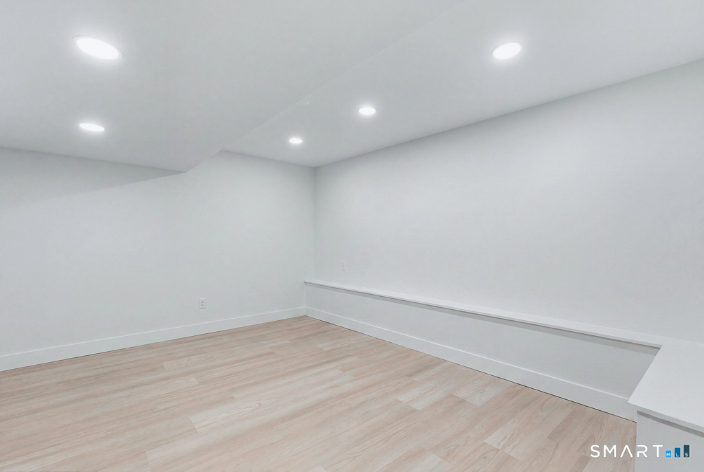 690 Forest Road West Haven CT 06516