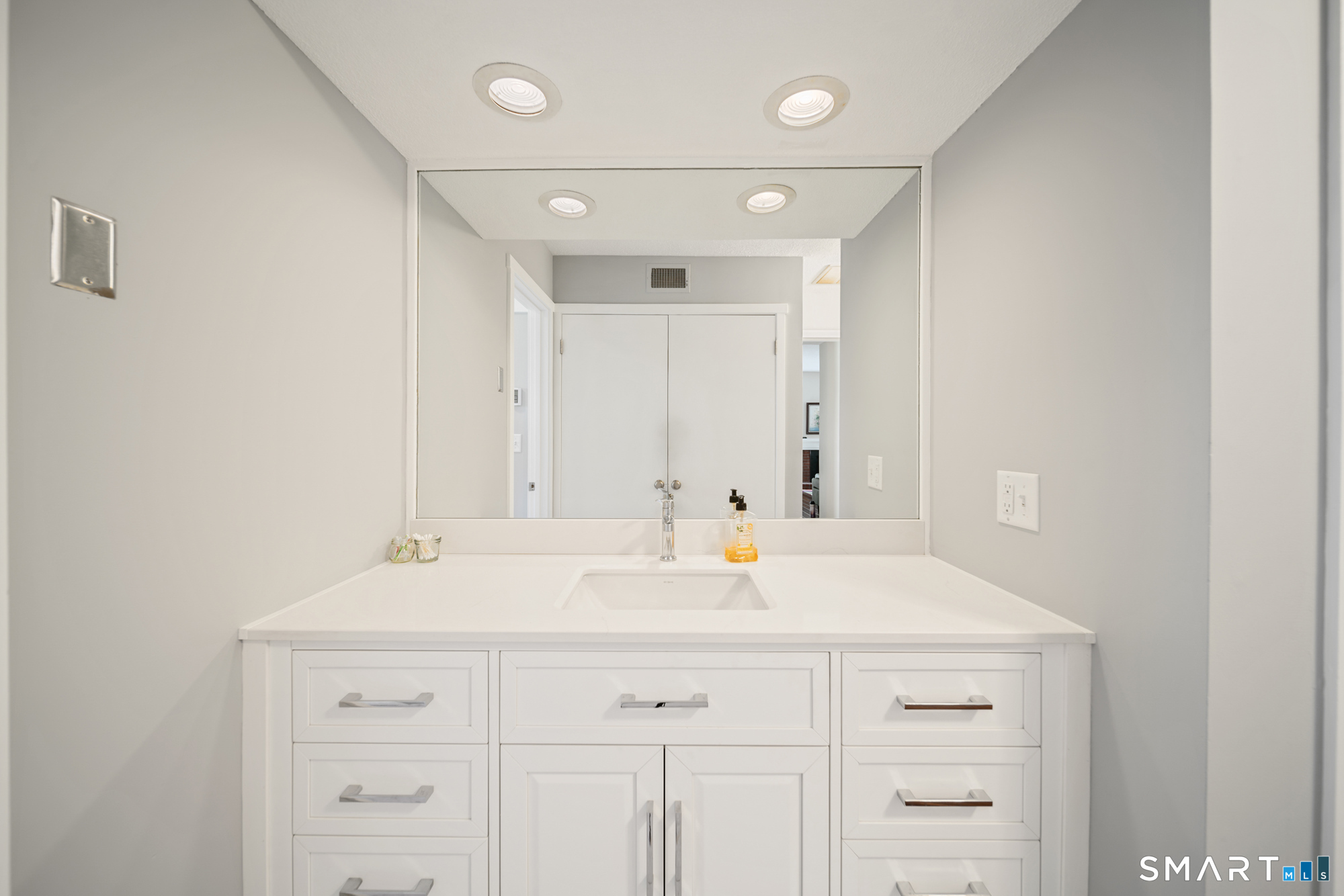 28 Heritage Circle Southbury CT 06488