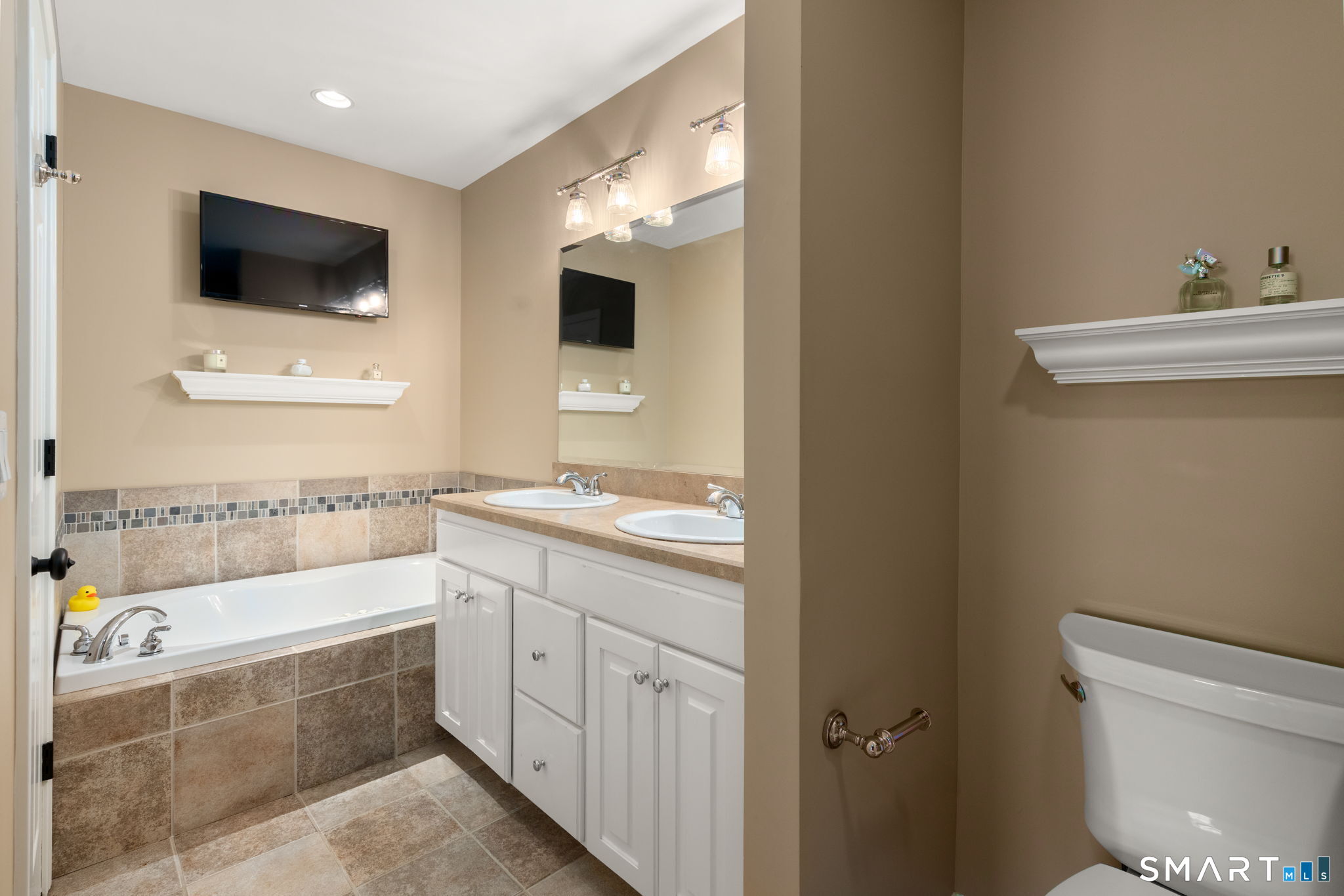 4 Reggie Way East Windsor CT 06016