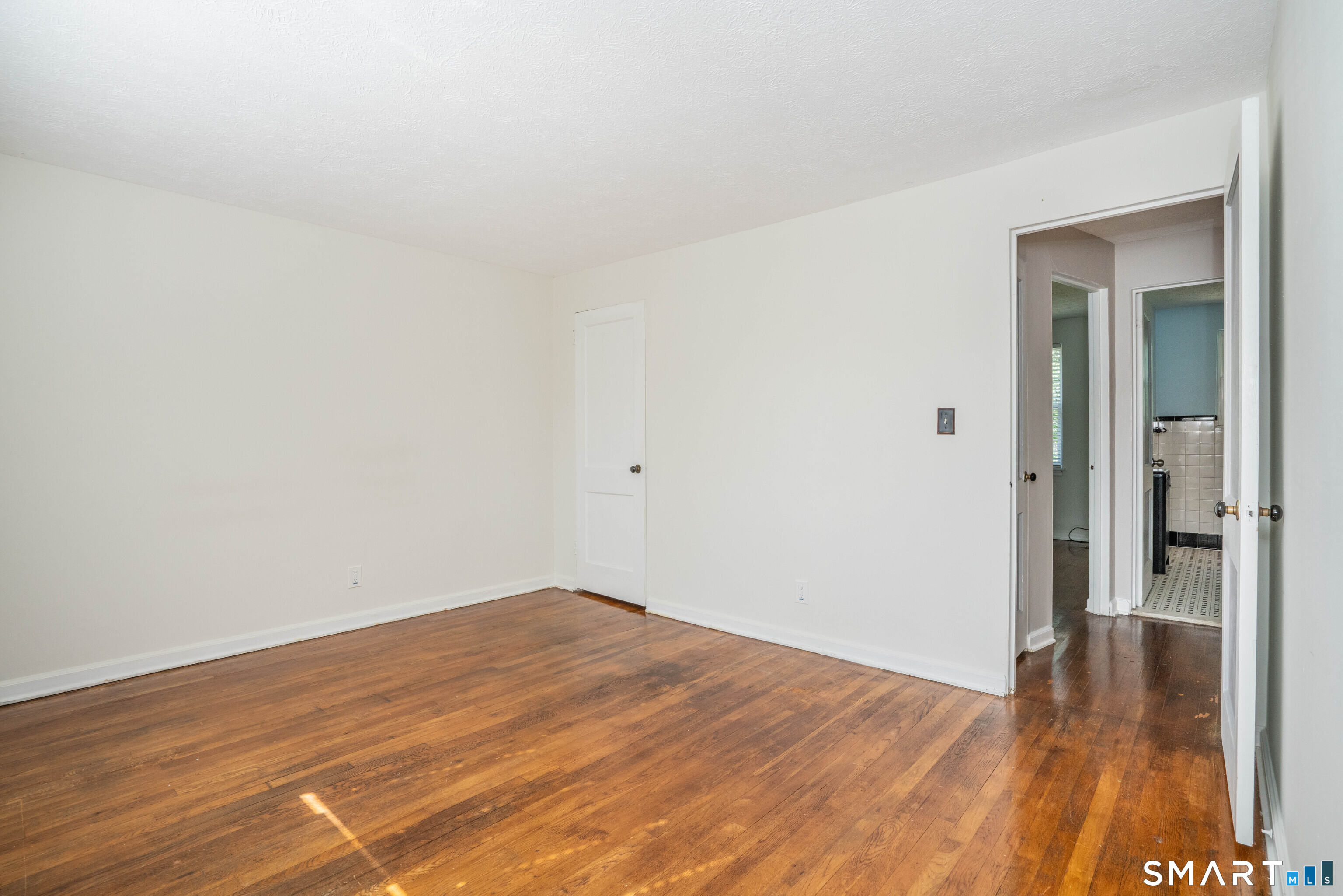 51 Arnold Way West Hartford CT 06119