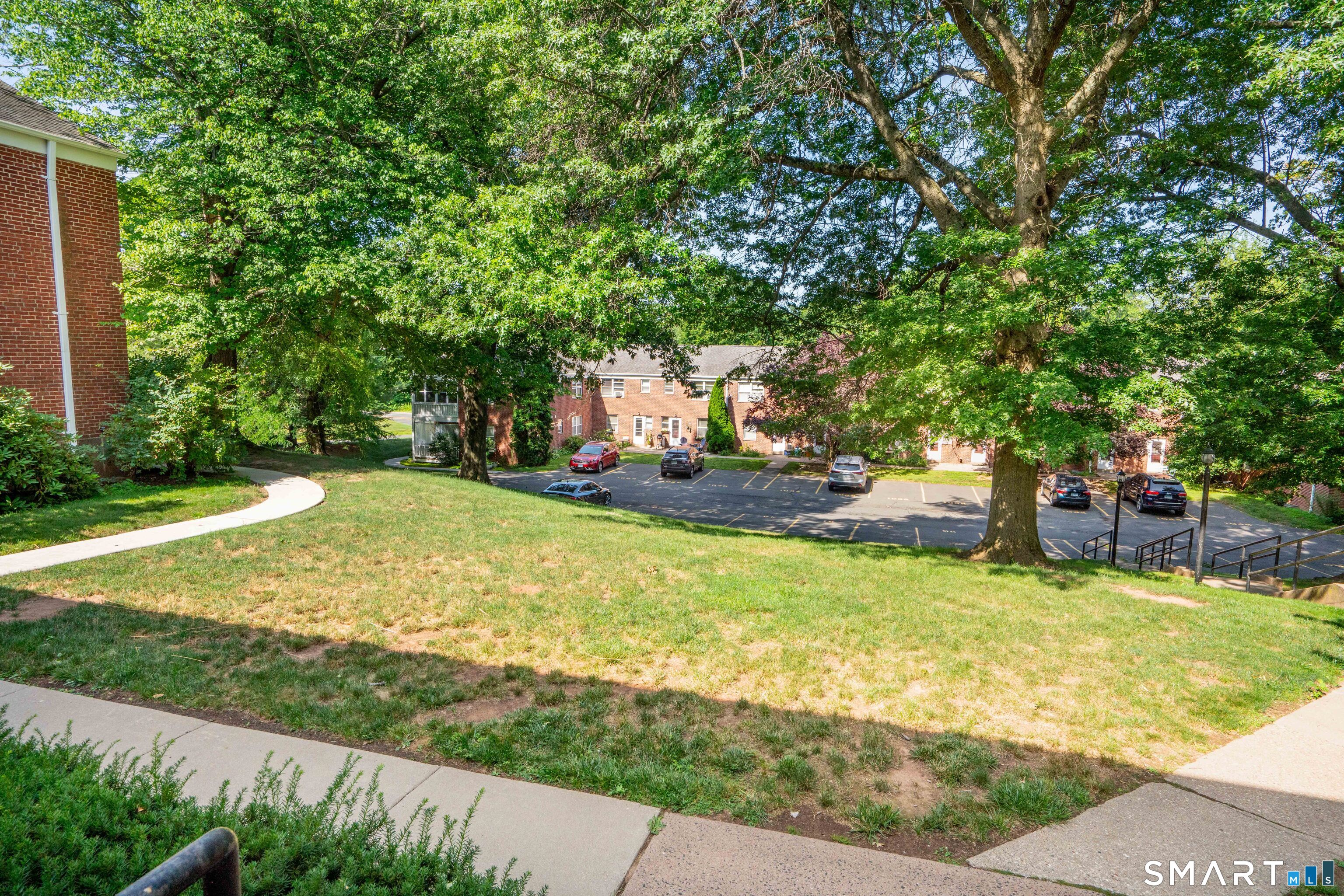 51 Arnold Way West Hartford CT 06119