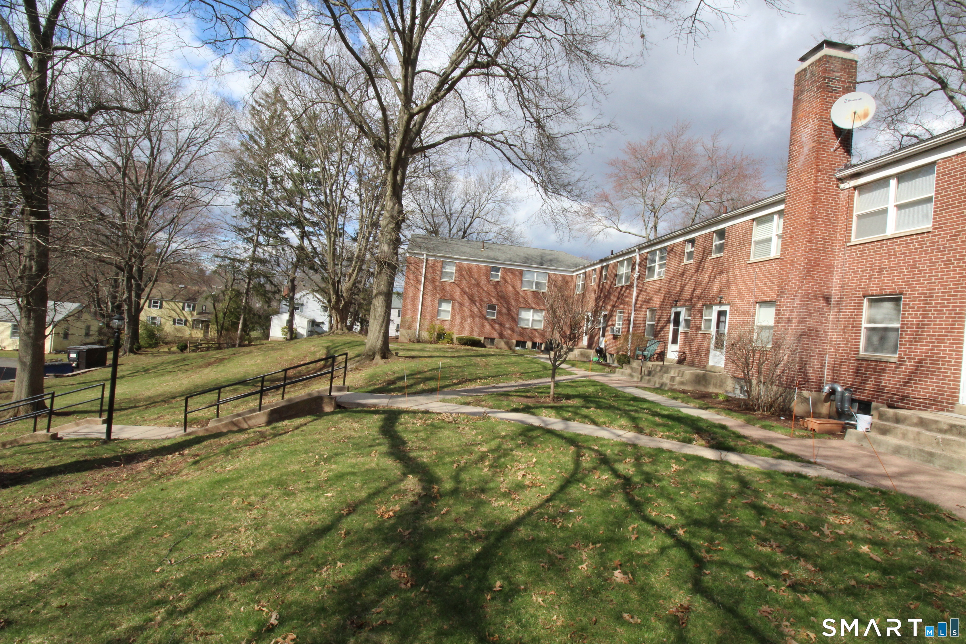 51 Arnold Way West Hartford CT 06119
