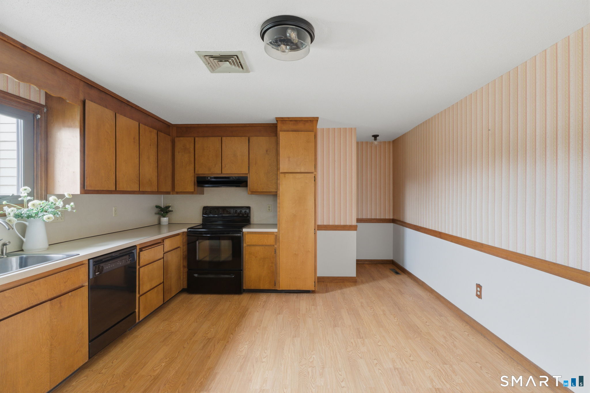 1301 Summer Hill Drive South Windsor CT 06074